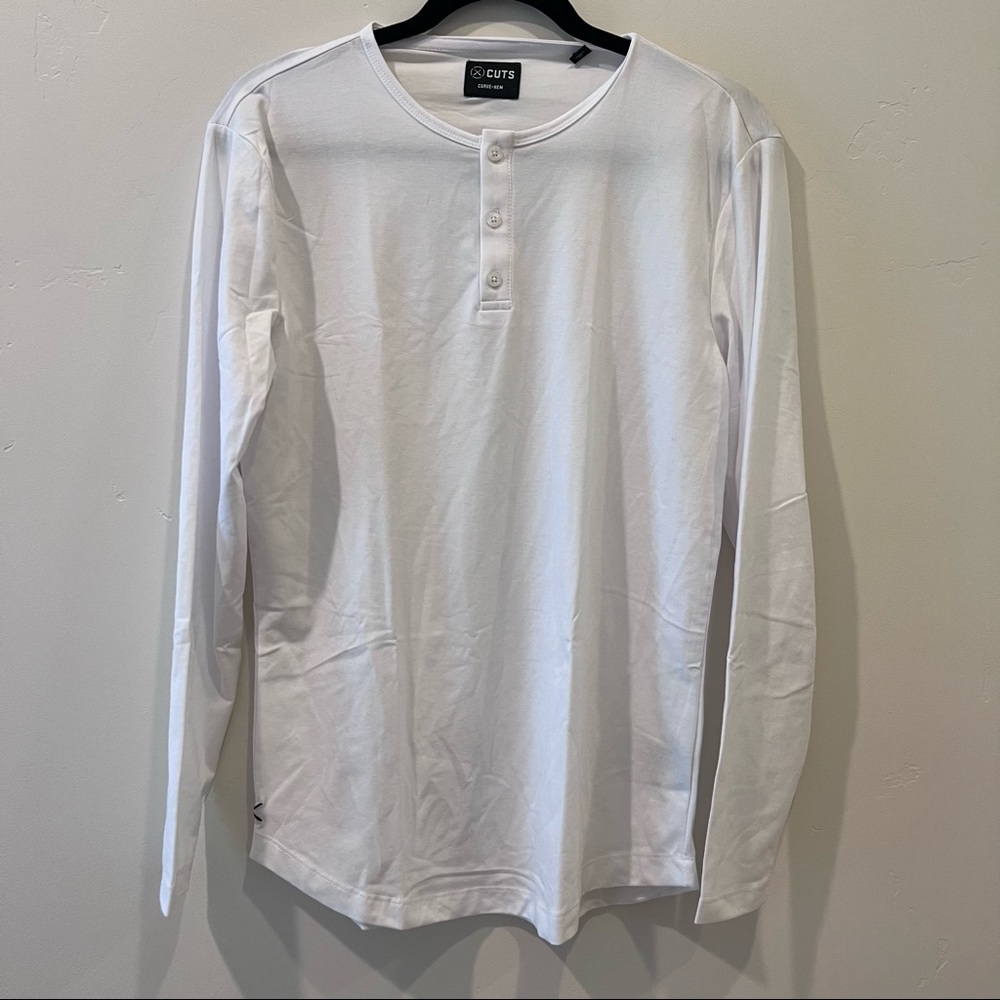 Cuts Clothing NEW! Size Small